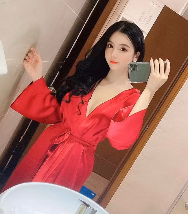 “Tien nu Cao Bang” co ve ngoai tinh tuyen tua bong buoi