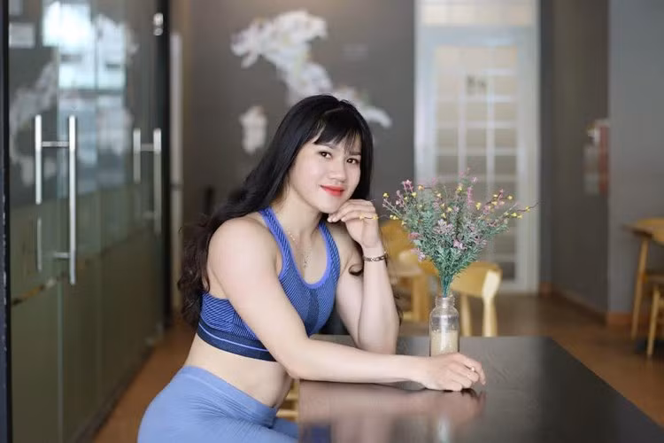 Từ đây, Ny Ny bắt đầu tham gia một số giải thể hình nhỏ để lấy kinh nghiệm, từ đó càng có thêm động lực để luyện tập, thay đổi bản thân để trở thành một vận động viên thể hình chuyên nghiệp như hiện tại.