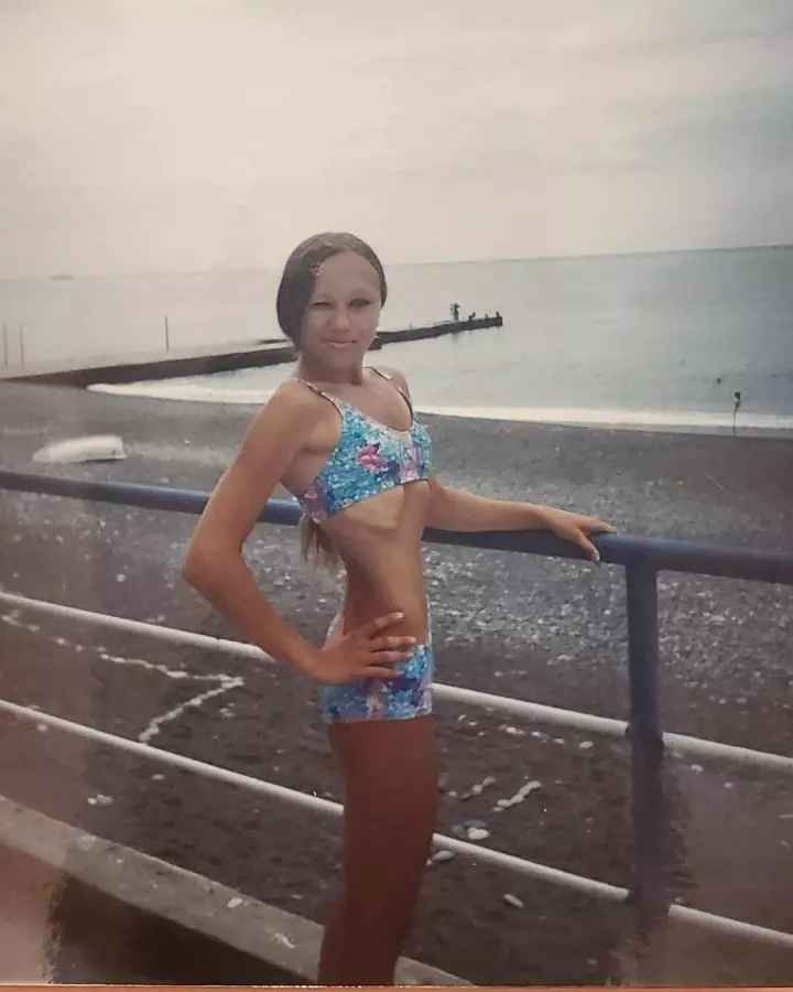 Nataliya Kuznetsova cao 1m7 với cân nặng trên dưới 100kg được mệnh danh là "Người phụ nữ có cơ bắp nhất thế giới".