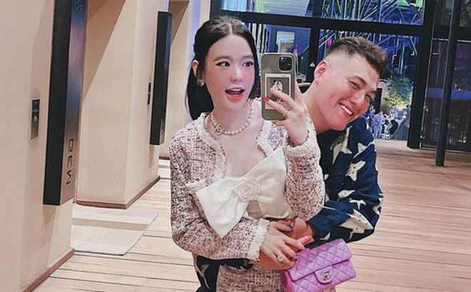 Cặp đôi "đũa lệch" Fabo và Vân Tiny được nhiều người yêu thích.