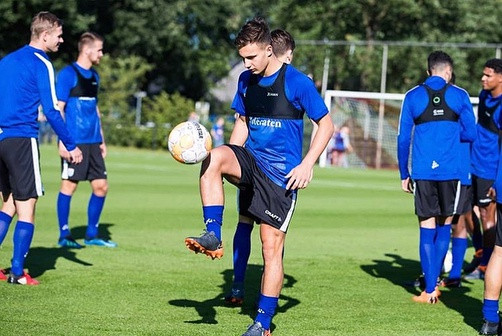 Genreau từng 2 lần được khoác áo Socceroos (biệt danh của đội tuyển quốc gia Australia) và chơi cho U20, U23 Australia.