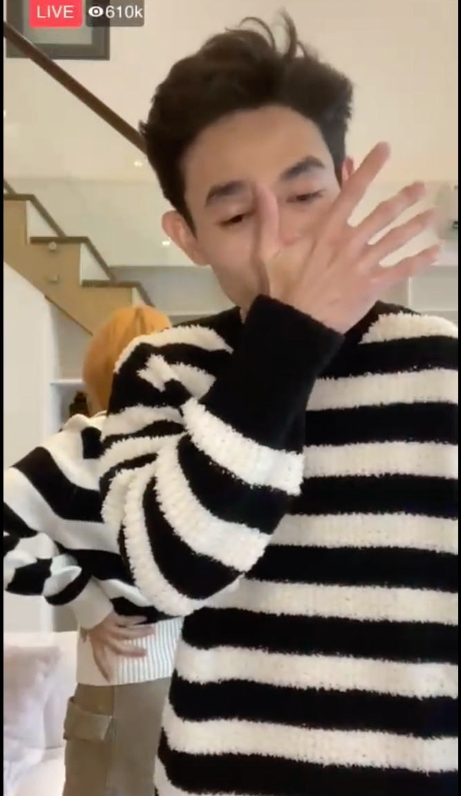 Tin đồn Hồng Thanh - Mie chia tay được lan truyền sôi nổi trên khắp các diễn đàn vào giữa tháng 2.