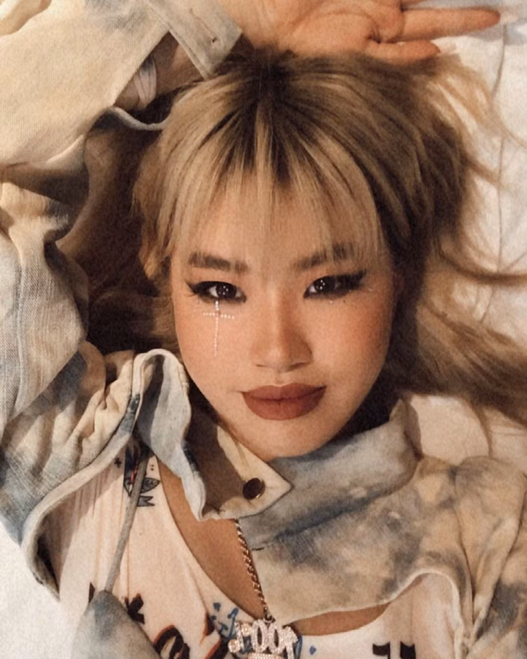 Trang cá nhân của Pháo ngập tràn những bức ảnh đủ mọi phong cách từ quyến rũ, táo bạo cho đến cá tính màu sắc.