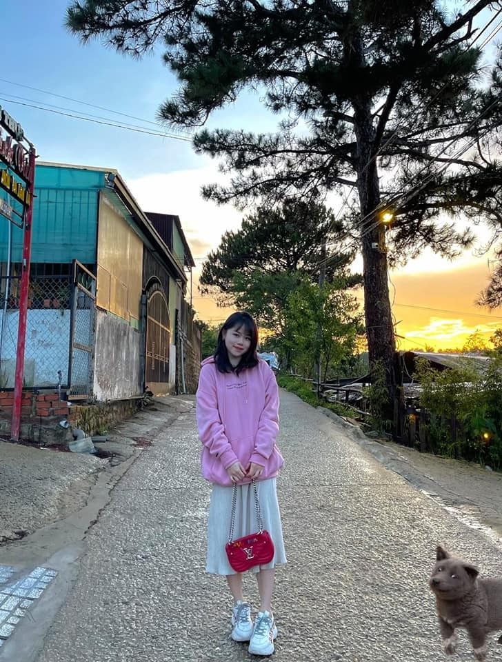 Đây không phải là lần đầu tiên Huỳnh Anh bị dân mạng trêu chọc khi cô nàng lên mạng nhờ sửa ảnh.