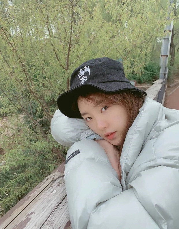 Chính vì sự khác biệt giữa nhan sắc đời thực và trong phim, nhiều netizen nhận định, phải chăng Trương Nguyệt “đắc tội” với stylist nên mới bị dìm hàng nhan sắc thảm hại.