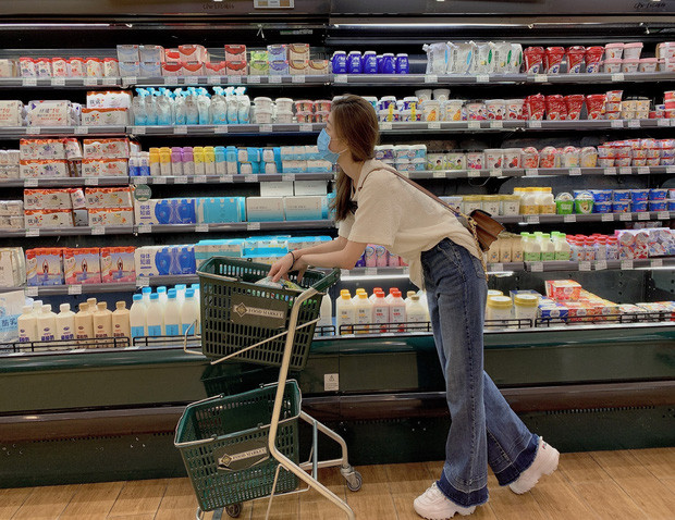 Một số bộ phim Trương Nguyệt từng tham gia gồm: “Ngự Thiên Thần Đế 3 và 4”, “Liêu Trai Chí Dị – Anh Ninh”, “Năm Ấy 1987”, mới đây nhất là “30 Chưa Phải Là Hết”,…