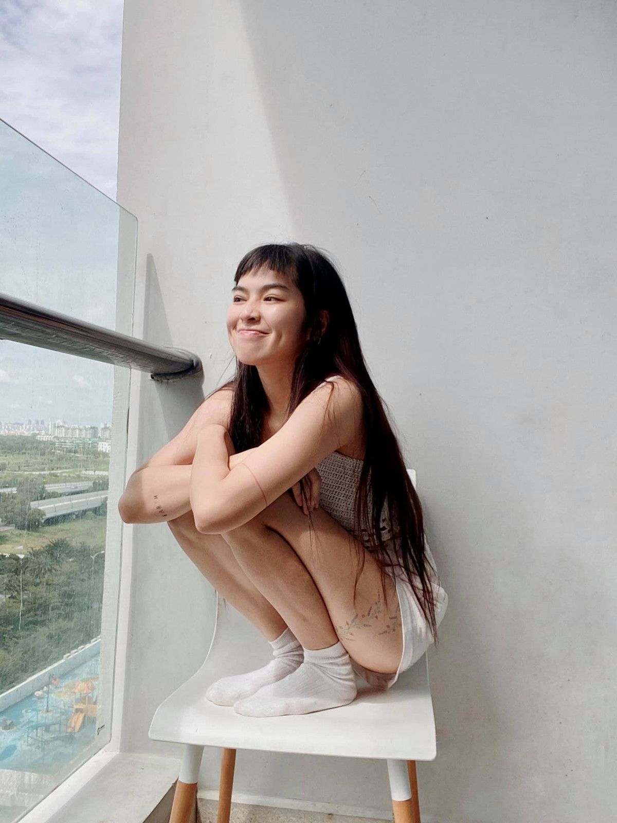 Qua chia sẻ của bản thân, Khánh Vân mong muốn khán giả cần chú ý giữ gìn sức khoẻ, đặc biệt là trong mùa dịch.