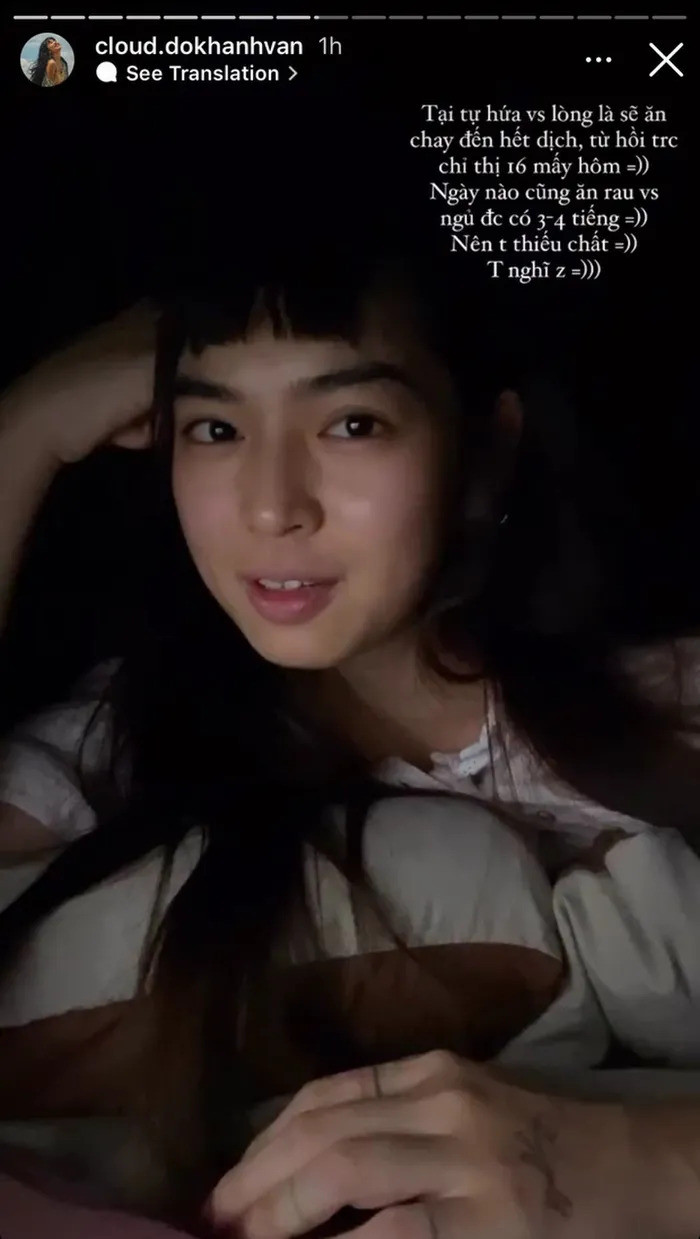 Thông qua những hình ảnh này, netizen cũng nhận thấy rõ tình trạng gầy gò, sụt cân trầm trọng của hot girl Đỗ Khánh Vân.