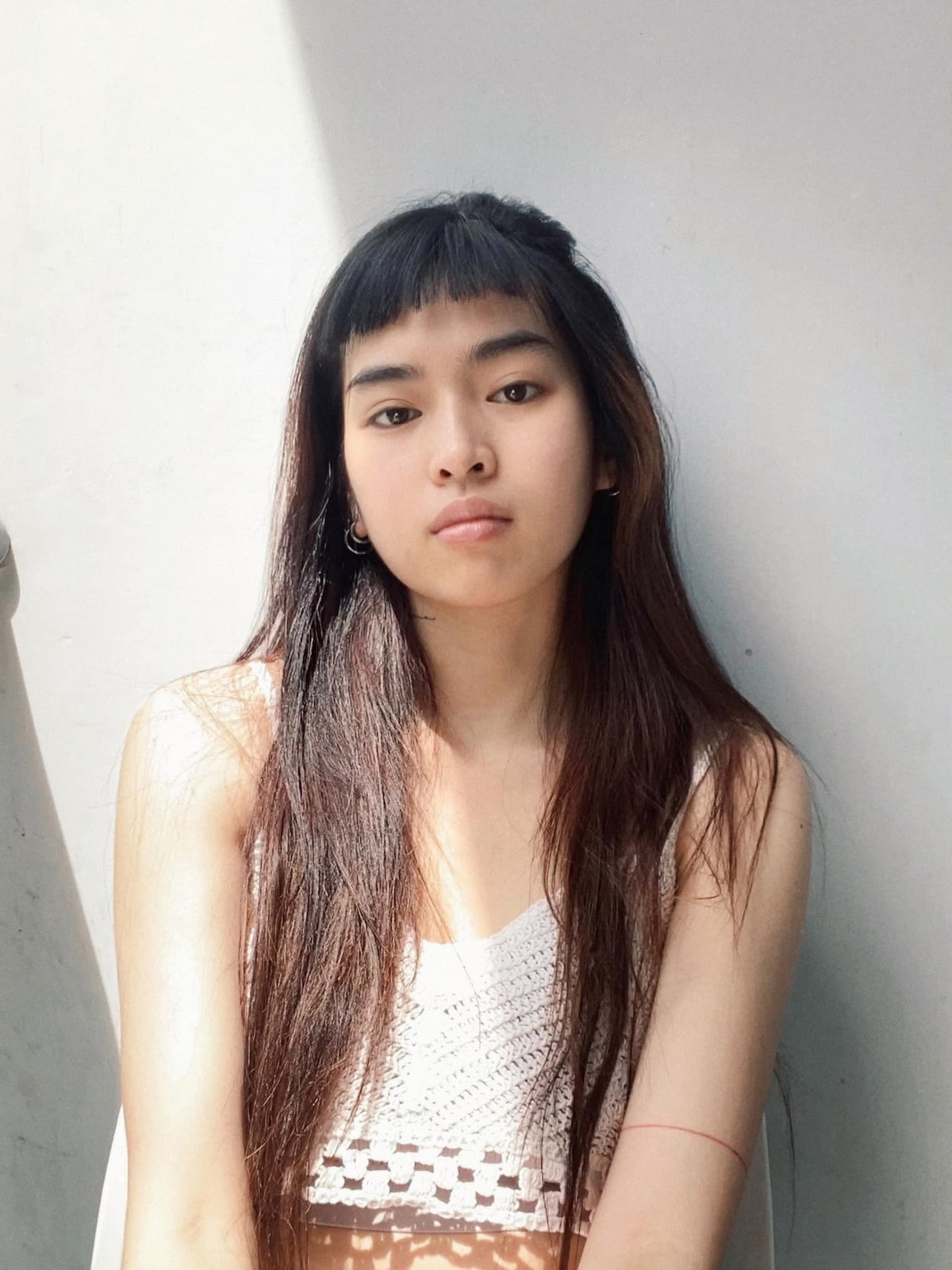 Cách đây chưa lâu, Khánh Vân cũng khiến fan "lo sốt vó" khi cho hay việc bị sốt. Điều này xảy ra giữa thời điểm dịch COVID-19 diễn biến phức tạp tại TP HCM.