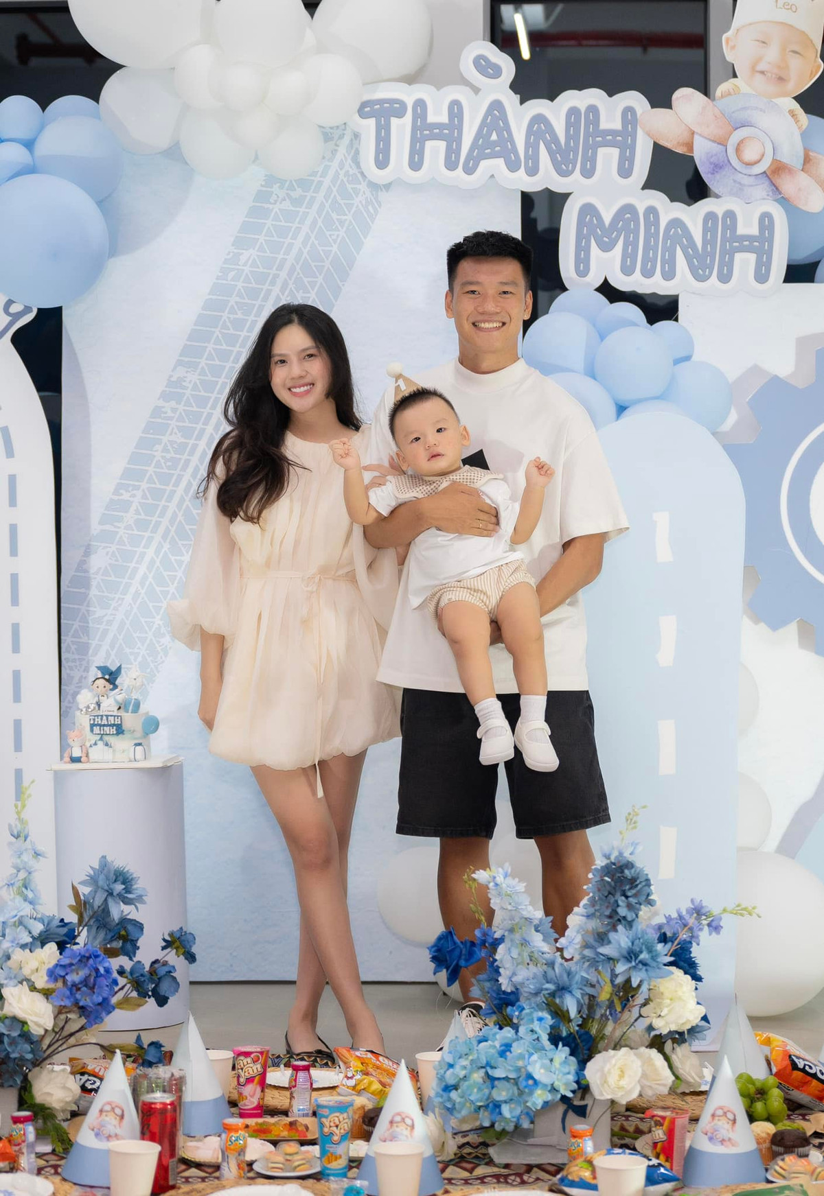 Năm 2017, Uyên Kem và Thành Chung bắt đầu công khai mối quan hệ tình cảm. Trải qua hành trình dài bên nhau, cặp đôi quyết định tiến đến hôn nhân vào đầu năm 2022.