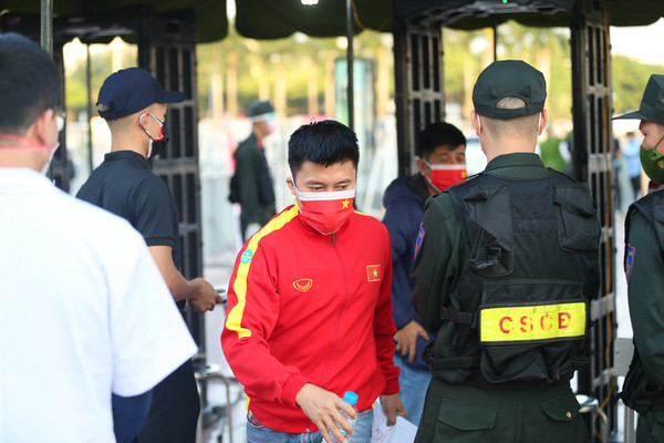 Thua sat nut truoc Nhat Ban, doi tuyen Viet Nam van trang tay-Hinh-19