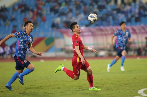 Thua sat nut truoc Nhat Ban, doi tuyen Viet Nam van trang tay