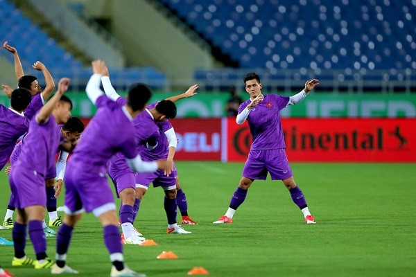 Thua sat nut truoc Nhat Ban, doi tuyen Viet Nam van trang tay-Hinh-36