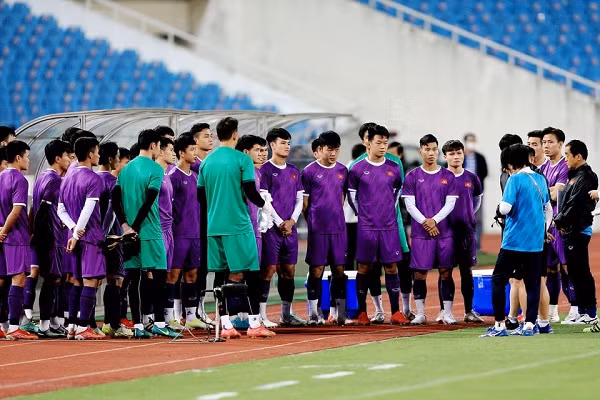 Thua sat nut truoc Nhat Ban, doi tuyen Viet Nam van trang tay-Hinh-34