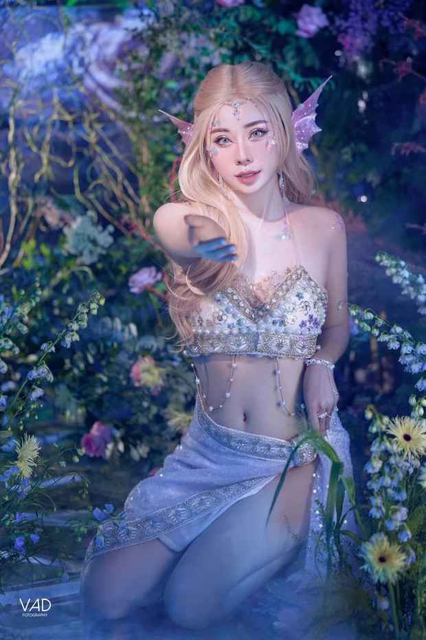 Gần đây tôi cũng mới chỉ được xuất hiện trong vai trò là phóng viên đi tác nghiệp ở Sóc Sơn. Mặc dù hôm đó thời tiết không thuận lợi, địa hình sạt lở nhưng với tinh thần cống hiến hết mình, ê-kíp vẫn làm tròn vai, cập nhật tin tức kịp thời cho khán giả”. Minh Anh cho biết thêm.