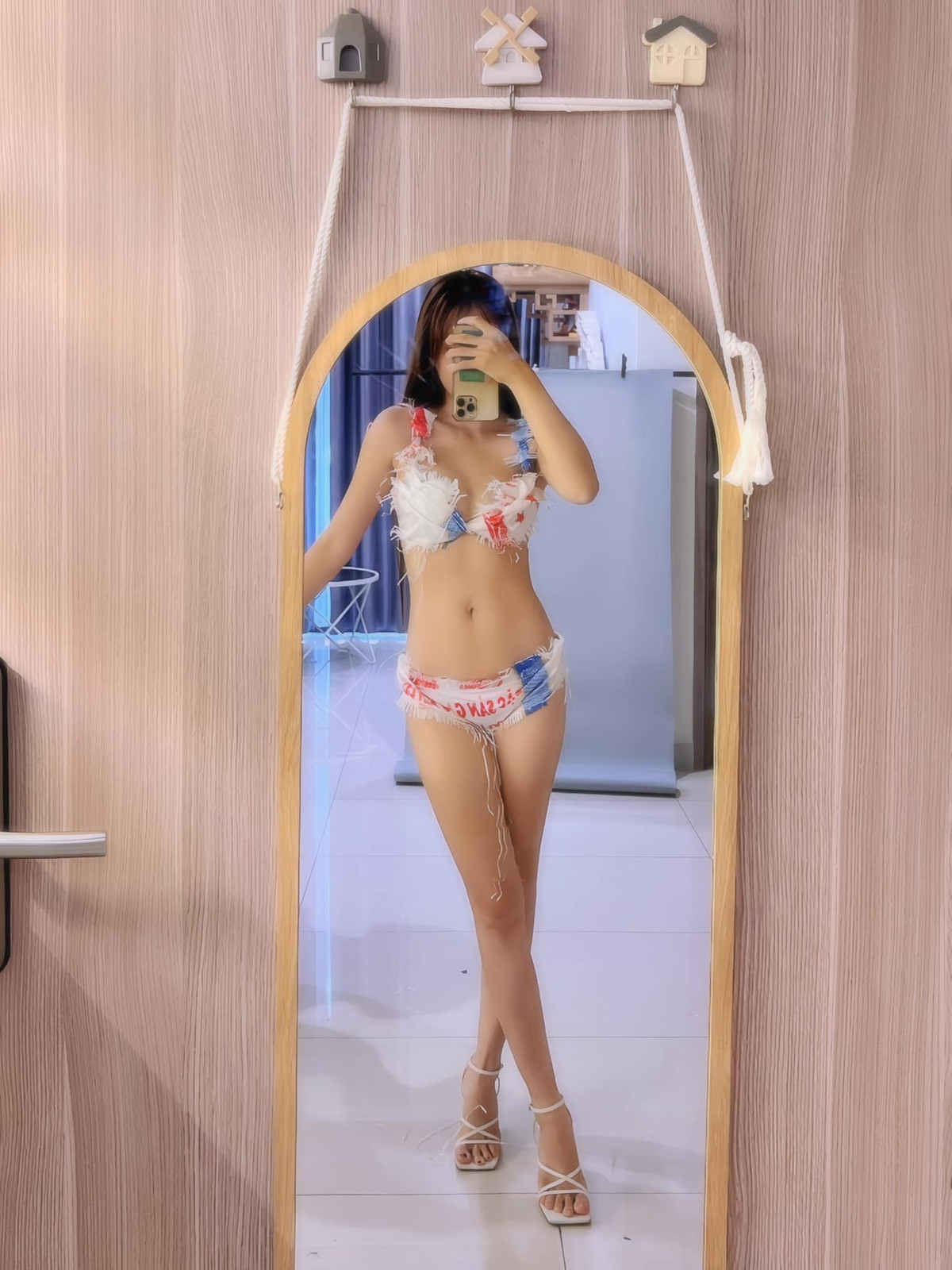 Với sức ảnh hưởng lớn, Mai Linh Zuto luôn biết cách làm mới hình ảnh của mình trong mắt người hâm mộ.