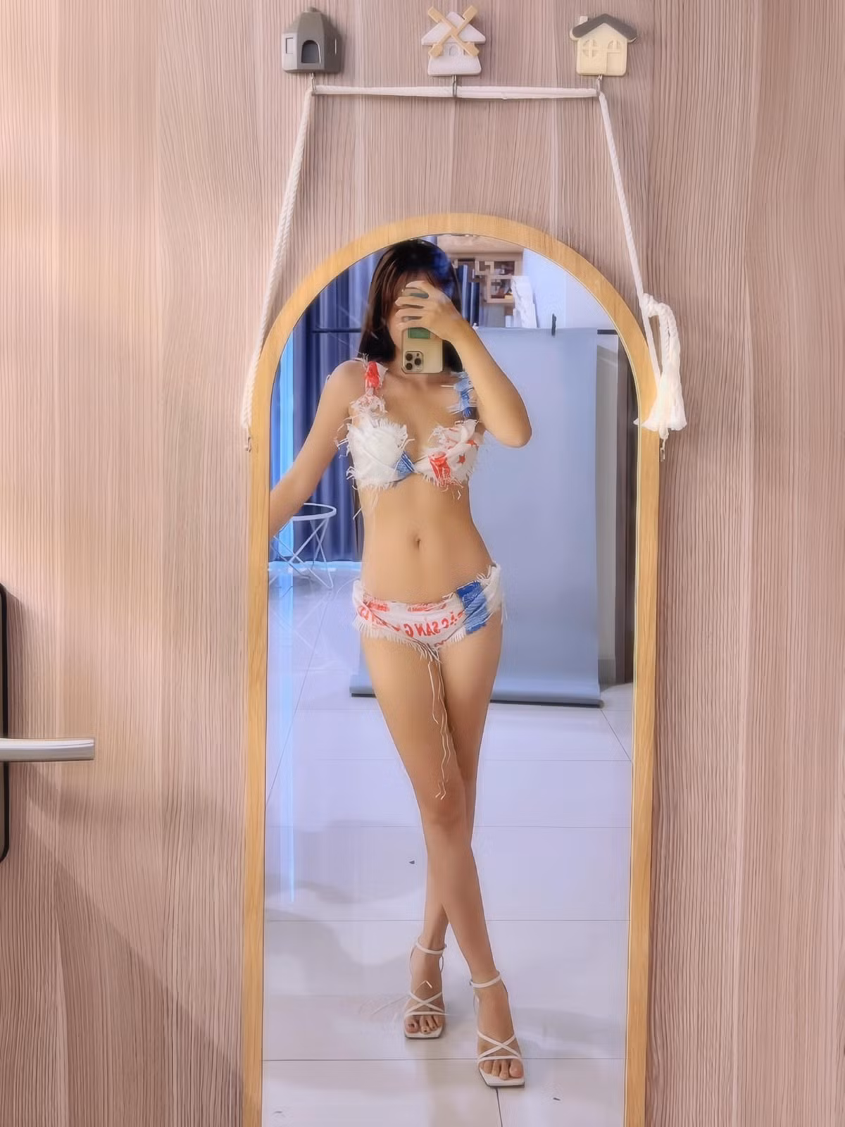 Với sức ảnh hưởng lớn, Mai Linh Zuto luôn biết cách làm mới hình ảnh của mình trong mắt người hâm mộ.