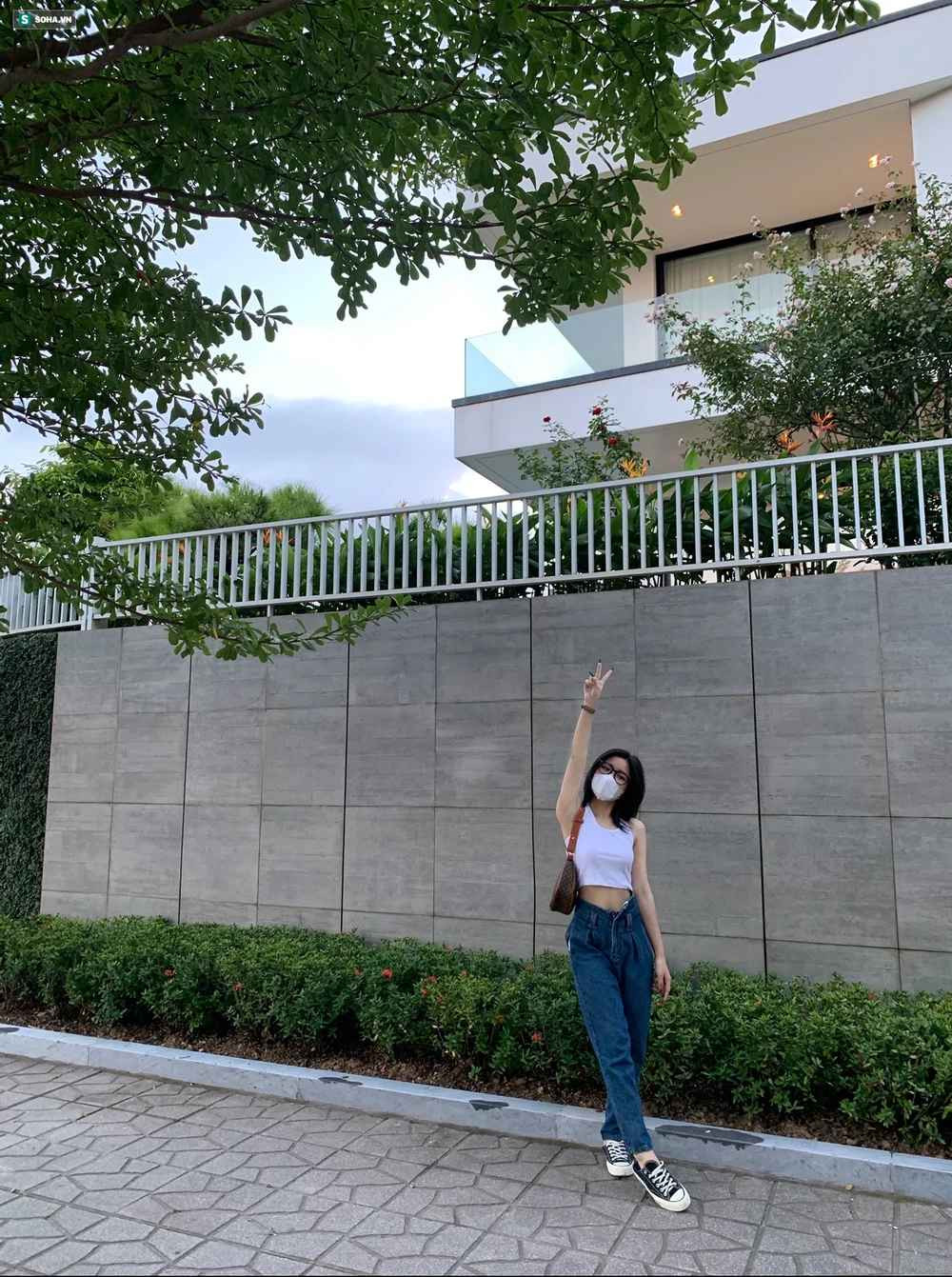 Cô nàng tìm hiểu kỹ hơn về các phương pháp giảm cân, lên kế hoạch ăn uống và tập luyện một cách tỉ mỉ. Khoảng thời gian cân nặng chững lại là lúc Phương Thảo nản lòng nhất nhưng nghĩ về một hình thể săn chắc, cô nàng lại thêm quyết tâm.