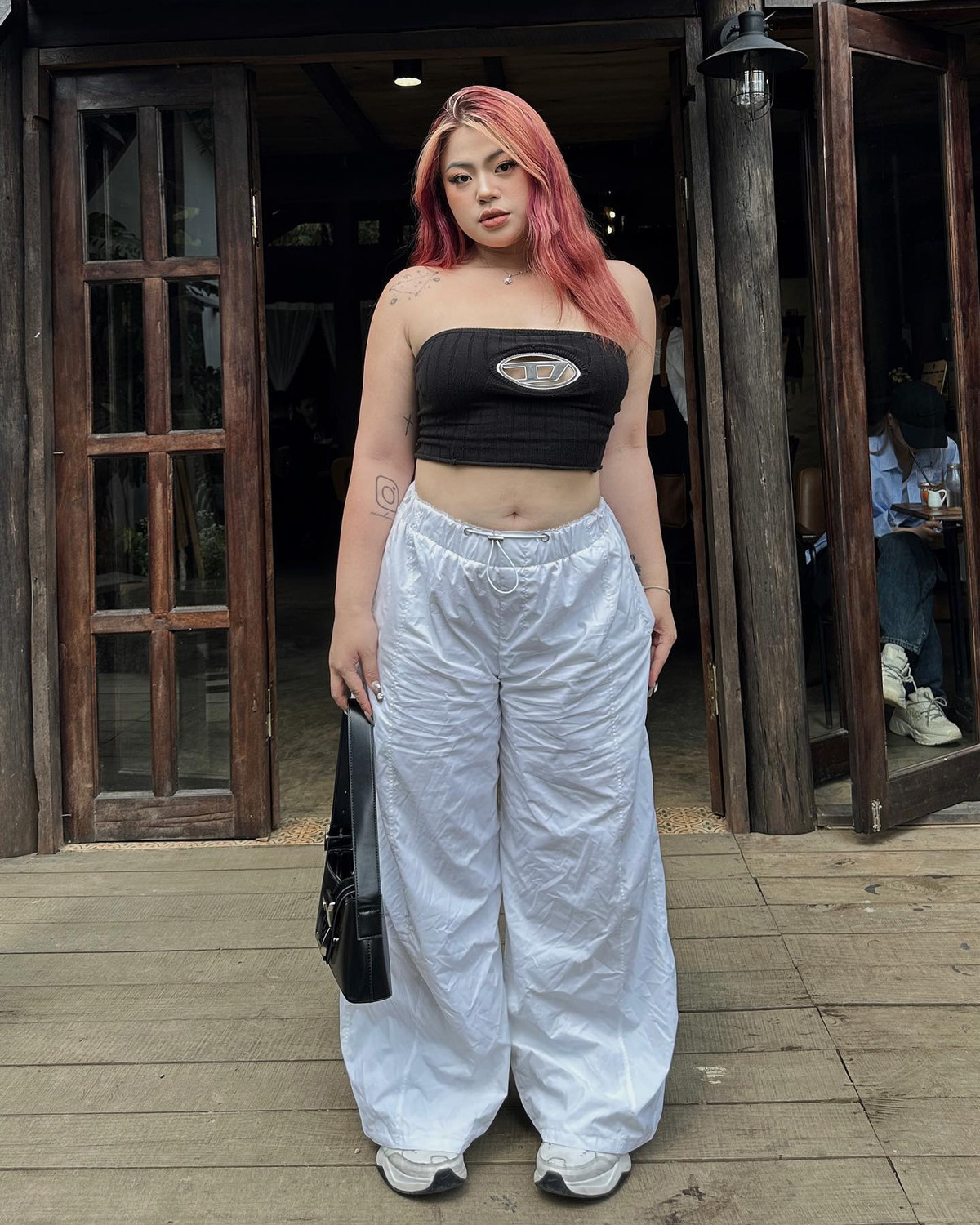 Cố Hữu Vi tận dụng tối đa lợi ích của mạng xã hội để phát triển công việc người mẫu.