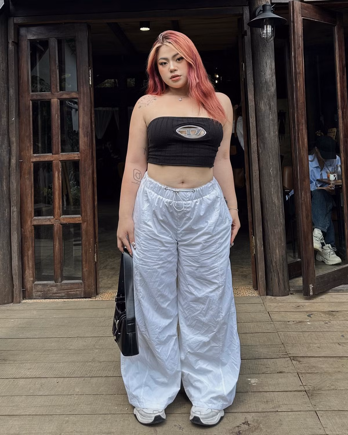 Cố Hữu Vi tận dụng tối đa lợi ích của mạng xã hội để phát triển công việc người mẫu.