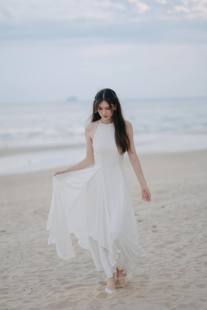 Sau khi anh cả Đặng Văn Lâm đạt được thành công trong sự nghiệp bóng đá tại Việt Nam, Thanh Giang theo bố mẹ về Việt Nam sống cùng anh trai.