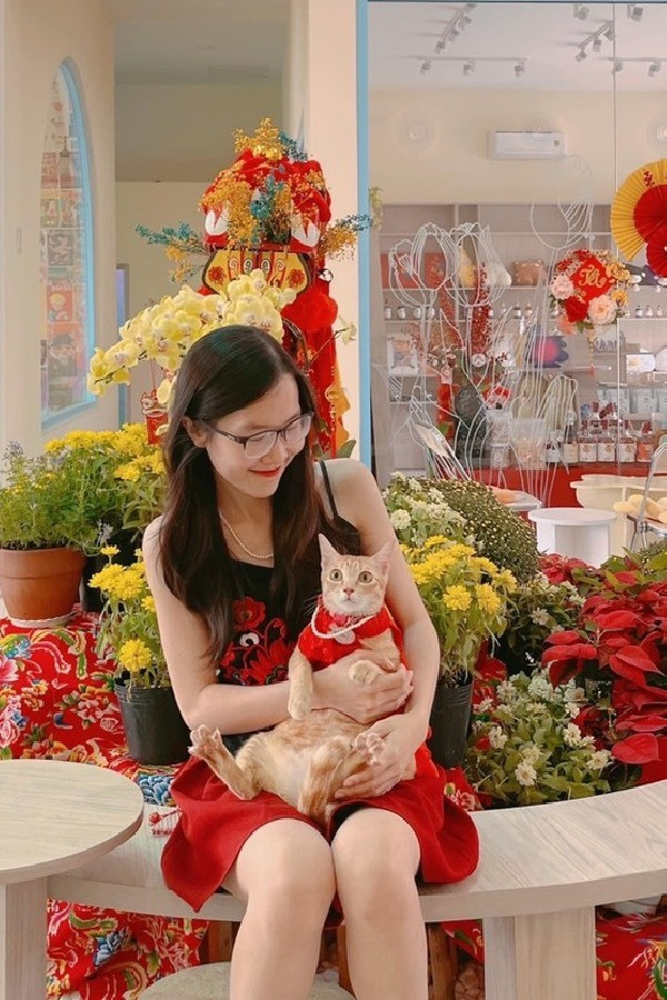 Chia sẻ về cái tên Mỹ Diệu đặt cho em mèo, Tường Minh cho biết: "Thật ra không có lí do nào đặc biệt hay mang ý nghĩa mong muốn gì cho bé mèo cả, chỉ là một lần mình thấy trên mạng chia sẻ rất nhiều về một clip, trong đó nội dung là có một cậu bé rap bài hát rất hài hước, trong đó cứ nhắc đi nhắc lại câu 'Người con gái anh từng yêu tên là Mỹ Diệu' làm mình rất buồn cười và nhớ hoài. Sau này gặp Mỹ Diệu mình quyết định đặt tên này cho em luôn".