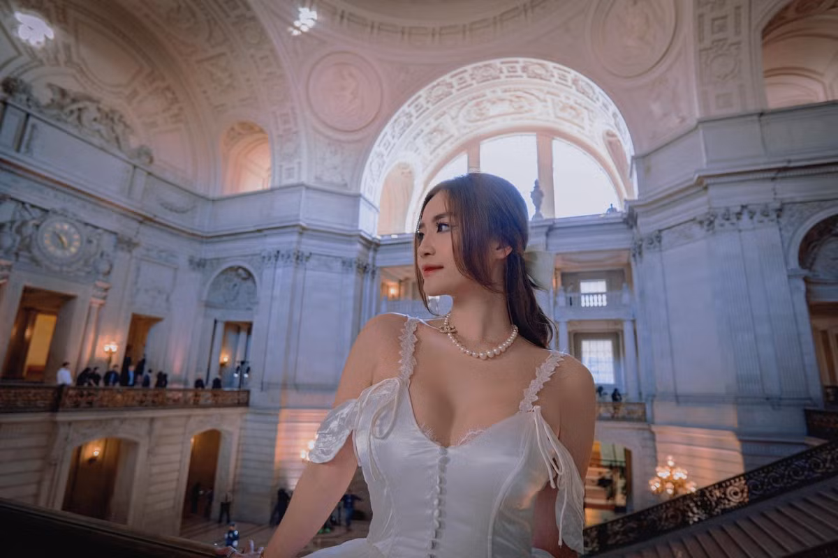 Cô nàng sinh năm 2000 này quyến rũ với thân hình vô cùng nóng bỏng, đẹp sang trọng và ngày càng mặn mà.