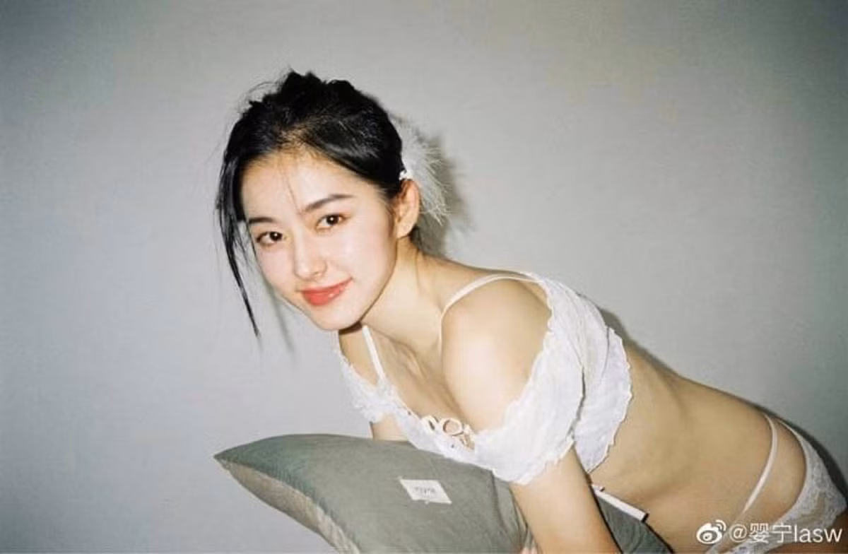 Hình ảnh mới được đăng tải của "nữ thần tắm suối" Ying Ninh thu hút nhiều lượt yêu thích trên MXH.