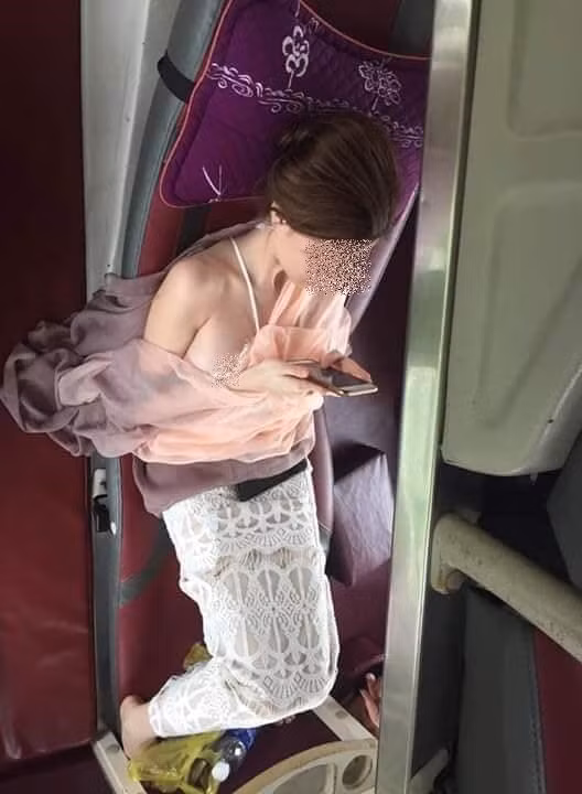 Nhìn 2 bức ảnh mà 'nạn nhân' chụp vội, ai cũng cười lăn vì 'thủ phạm cảnh nóng' ăn diện quá táo bạo.