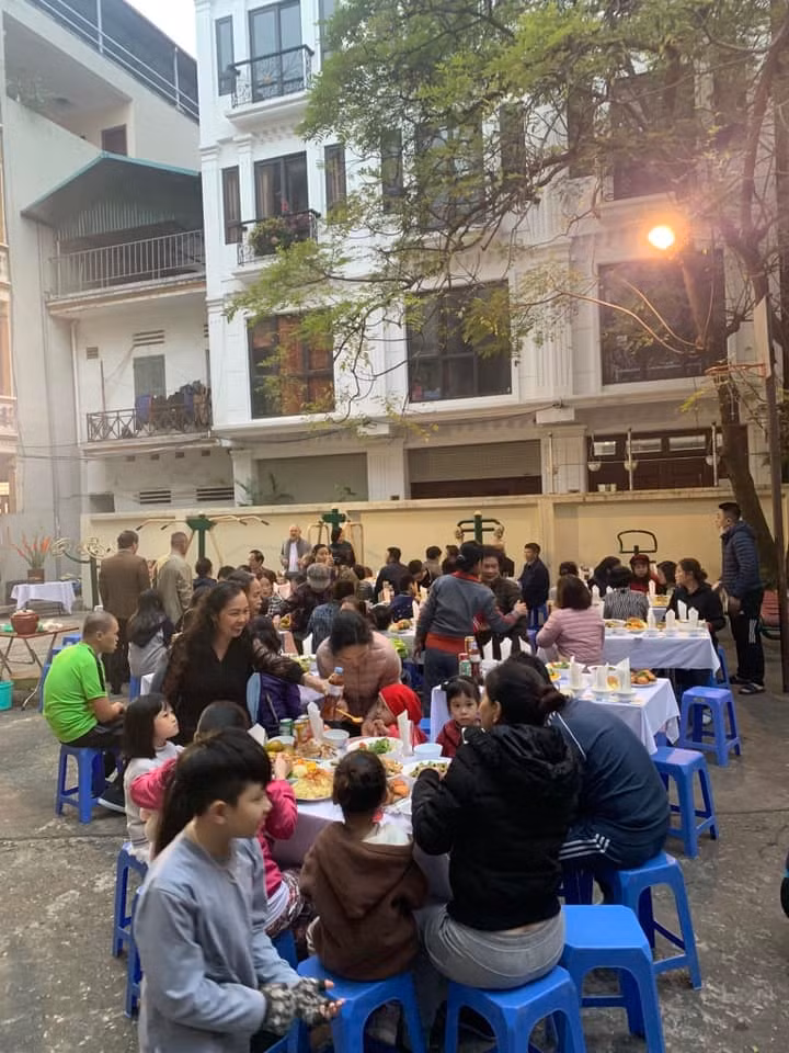 Cả năm ai ai cũng mong chờ tới những ngày cuối tháng 12 “để các nhà dành ra một hôm ngồi với nhau hàn huyên về 1 năm đi qua, thắt chặt tình hữu nghị”.