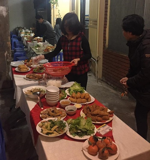 Với cuộc sống bộn bề như hiện tại vẫn có thể giữ được tình làng nghĩa xóm ấm áp như vậy quả thật hiếm có.