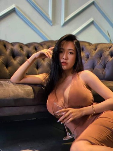 Thế mới nói, các chị em cần phải tìm cho mình một anh người yêu dễ thương và sẵn sàng yêu thương, chiều chuộng mình thế này để có thể tận hưởng những tháng ngày thanh xuân tươi đẹp, thậm chí là nương nhờ tấm thân về sau.