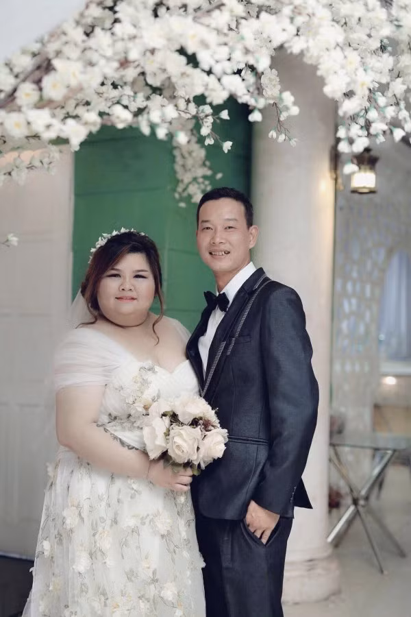 Dù chỉ mới 6 năm, hay thậm chí 60 năm nữa thì tình cảm của cặp đôi vỗ béo nhau trước khi làm đám cưới trên có lẽ không thay đổi khi mỗi ngày, họ đều dành cho nhau những lời âu yếm, tình cảm và hành động nâng niu, trân trọng.