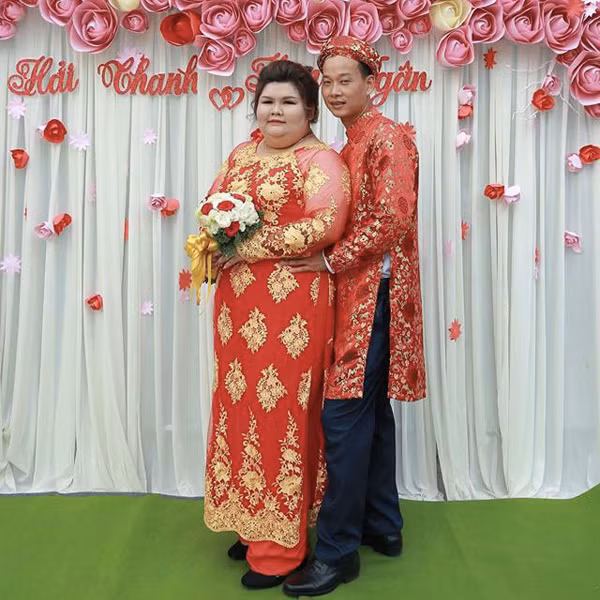 Cách đây chưa lâu, câu chuyện về hành trình "vỗ béo" bạn gái 6 năm trước khi tổ chức đám cưới của anh Hải Thanh từng gây "xôn xao" trên mạng xã hội.