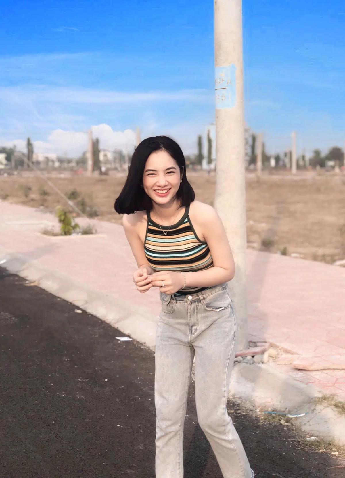 Ảnh đời thường của Cẩm Đan cũng đủ khiến vạn người mê nhưng không hiểu sao cô nàng lại tự đưa mình vào team bóp méo vạn vật.