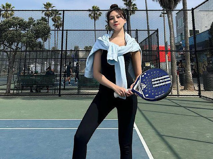 Dù ở Việt Nam hay mới đây là chuyến du lịch sang Mỹ, Thanh Thanh Huyền không quên tập luyện quần vợt.