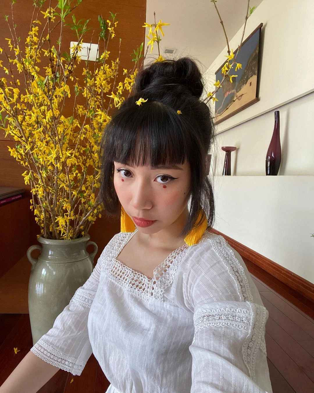 Chưa dừng lại, ca khúc cover của Mỹ Anh còn được vinh danh hình ảnh tại Quảng trường Thời đại, New York trong chiến dịch EQUAL của Spotify trước khi hiện diện tại Lễ hội Âm nhạc Head In The Clouds, Los Angeles,...