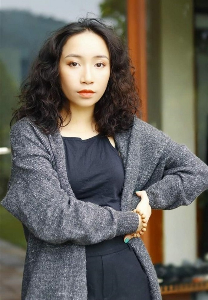 Phong cách âm nhạc Mỹ Anh theo đuổi rất riêng biệt. Có thể nói con gái Mỹ Linh là cơn gió lạ của âm nhạc Việt hiện tại.