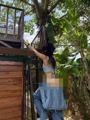 Sự nổi loạn, cá tính của con gái Mỹ Linh thể hiện trong từng món phụ kiện, cách mix&amp;match và kiểu tóc... chỉ cô mới dám diện.