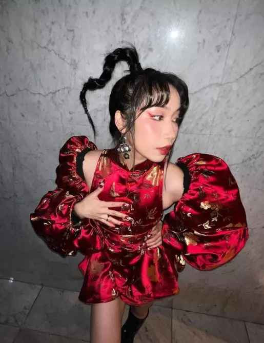 So sánh Mỹ Anh ngày ấy với bây giờ, mọi người không khỏi giật mình trước sự thay đổi từ ngoại hình lẫn phong cách.