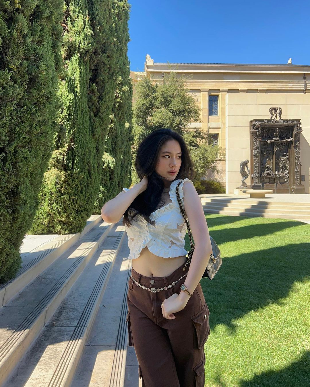 Cô nàng sinh năm 1995 nổi bật với gương mặt xinh đẹp, vóc dáng đầy đặn khác hẳn với tiêu chuẩn hiện tại.