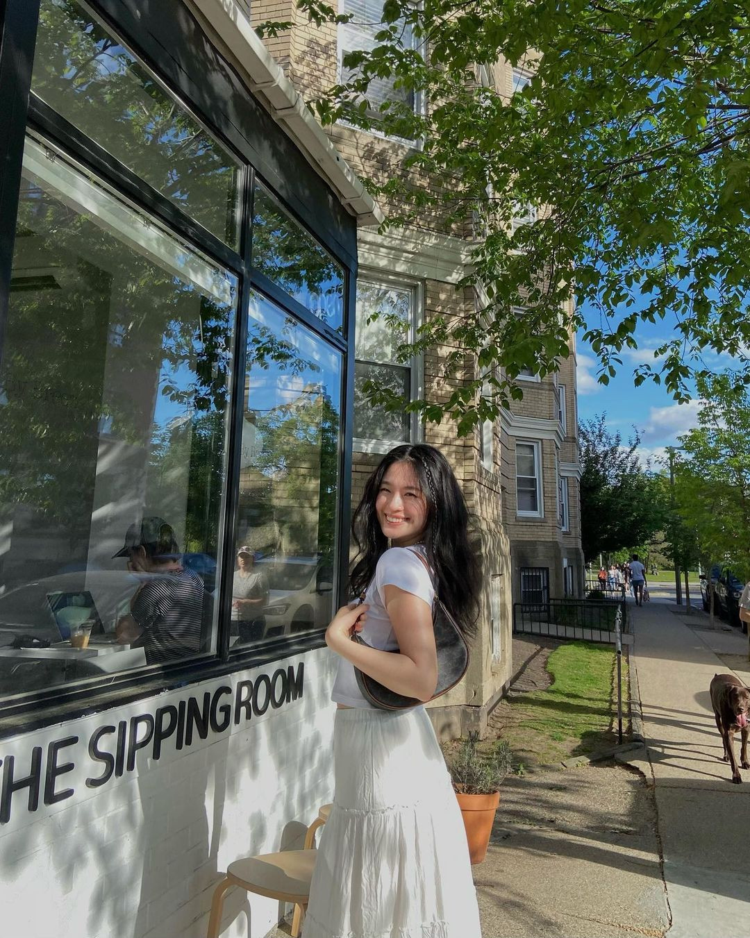 Janeezhao là một fashion &amp; lifestyle người Trung Quốc nhưng đang sinh sống tại Đức. Cô nàng có niềm đêm mê với thời trang, làm đẹp.