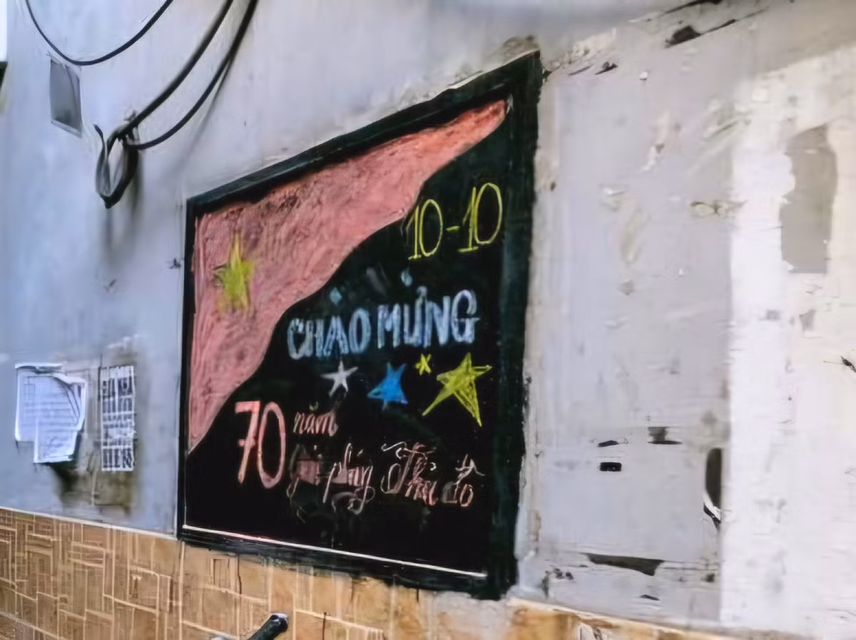 Chỉ còn ít ngày nữa là đến kỷ niệm Ngày Giải phóng thủ đô, nhiều hoạt động chào mừng được tổ chức ở khắp thành phố.