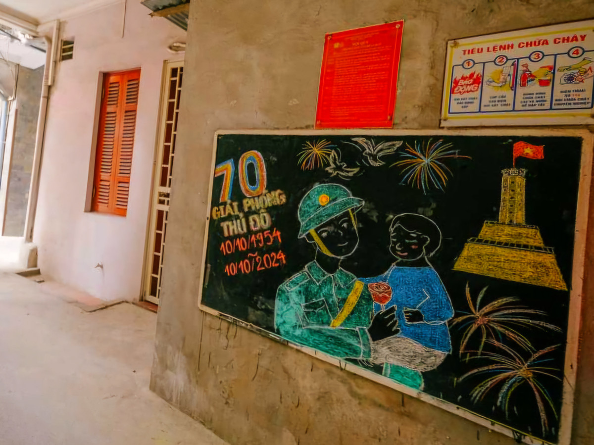 Trên từng con đường, ngõ nhỏ không khí rộn rã, háo hức bao trùm hứa hẹn mang đến nhiều trải nghiệm tuyệt vời cho du khách đến Hà Nội dịp này.