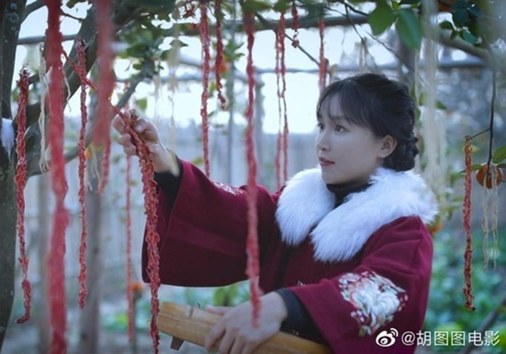 Đây cũng là lần đầu tiên Lý Tử Thất chính thức xuất hiện sau khi vướng ồn ào kiện tụng với công ty quản lý.