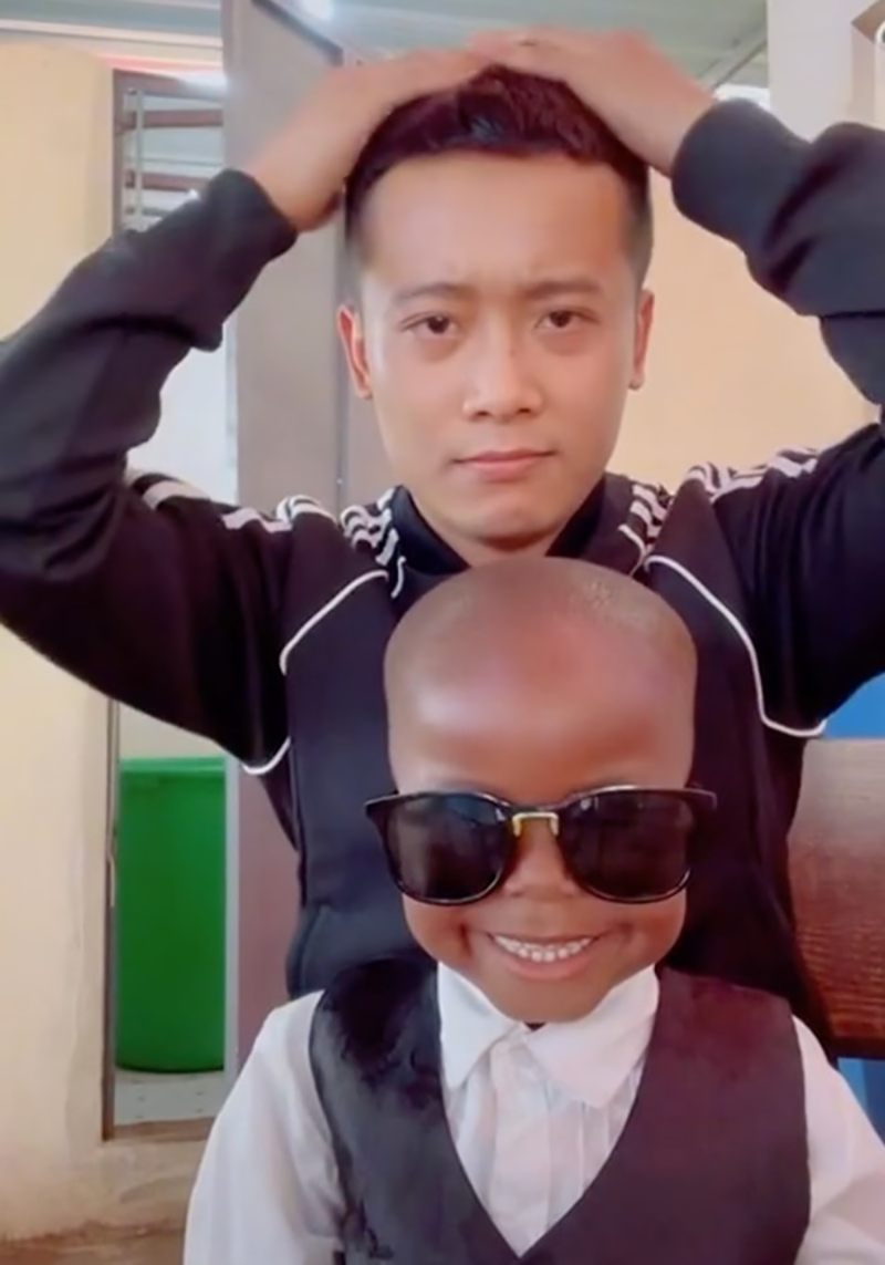 Mới đây, trong livestream mới nhất, Lôi Con xuất hiện với vai trò người mẫu nhí quen thuộc.