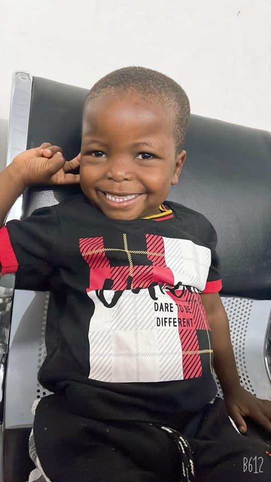 Mỗi lần gặp chú Quang Linh, Lôi Con đều thể hiện ra tài năng thiên bẩm của mình trước máy quay. Dù cát-xê khá bèo bọt, lúc thì không lương, lúc thì được 2 hộp sữa nhưng mỗi khi chú Quang Linh cần, Lôi đều sẵn sàng nhận nhiệm vụ vô cùng cao cả là góp vui cho mọi người. Đúng là đã đam mê thì dăm ba “đồng tiền” không thể ảnh hưởng đến “sad boy Châu Phi”.