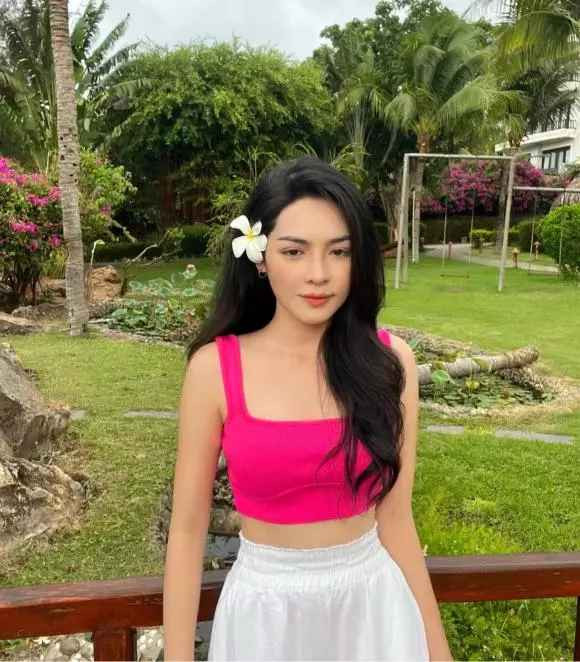 Sau gần 10 năm nổi tiếng, không phủ nhận những hình ảnh khiêm tốn trong quá khứ, coi đó như một phần cuộc sống để vững bước hơn ở tương lai nhưng Thanh Quỳnh vẫn bị một số cư dân mạng vào mỉa mai, buông những lời không hay.