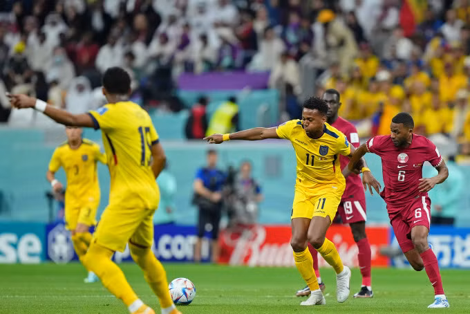 Chu nha Qatar thua toan dien truoc Ecuador ngay khai man World Cup 2022-Hinh-5