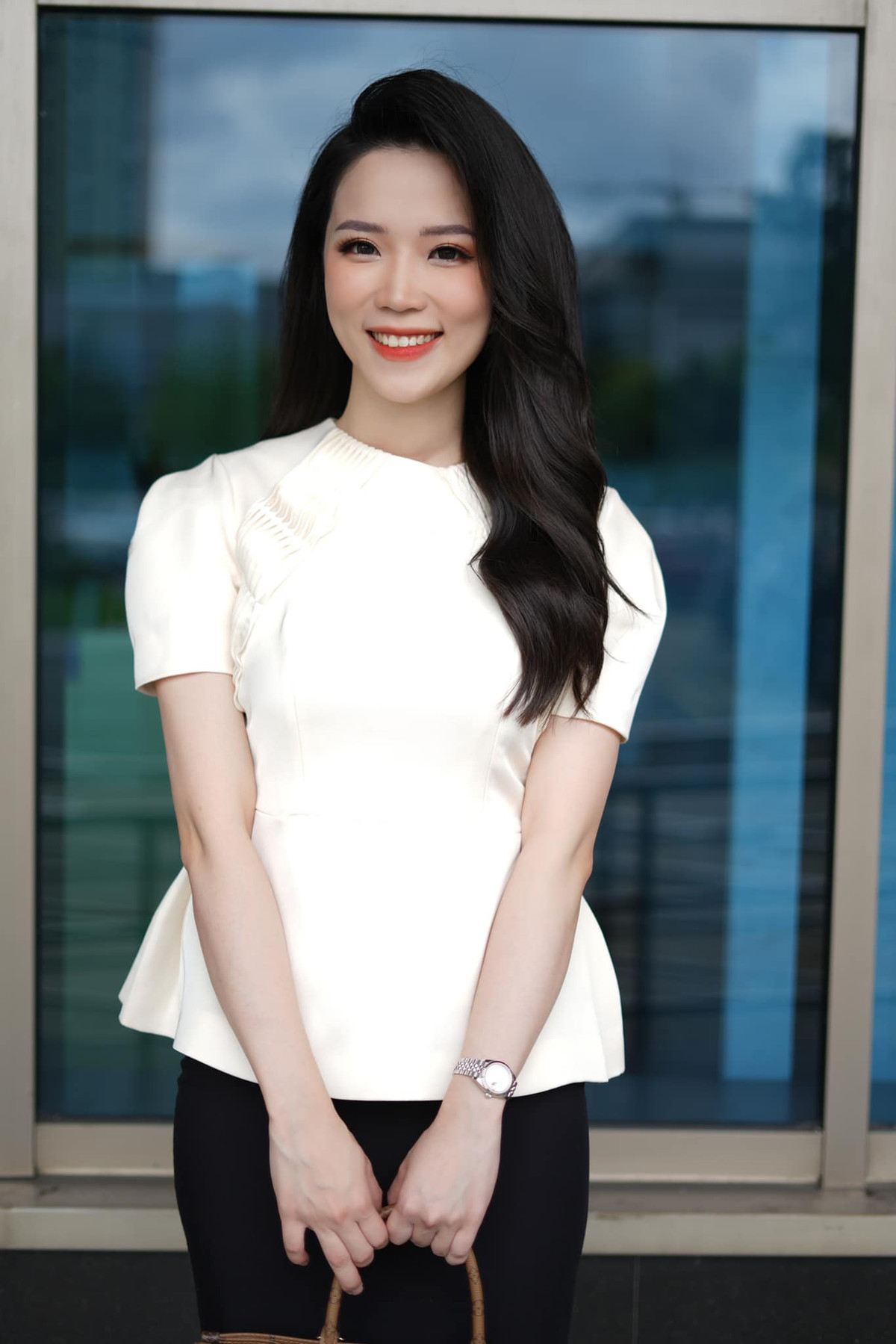 Cùng với Thuỵ Vân, Quỳnh Nga, Hải Yến là người đẹp mới nhất góp mặt trong hàng ngũ MC của Chuyển động 24h.